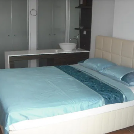 Babylon Bliss 3 Bed 3 Bath Duplex With Its Own Private Pool Daire Side