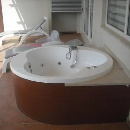 Babylon Bliss 3 Bed 3 Bath Duplex With Its Own Private Pool 아파트 시데