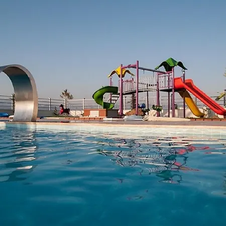 Babylon Bliss 3 Bed 3 Bath Duplex With Its Own Private Pool 아파트